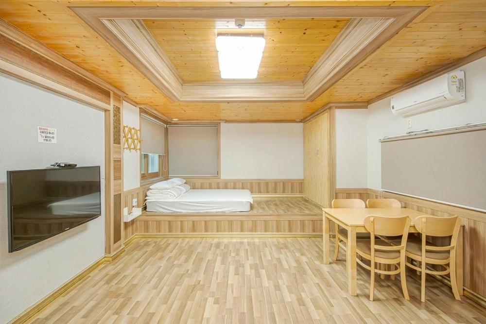 Boryeong Daecheon Sun And Moon Pension Екстер'єр фото